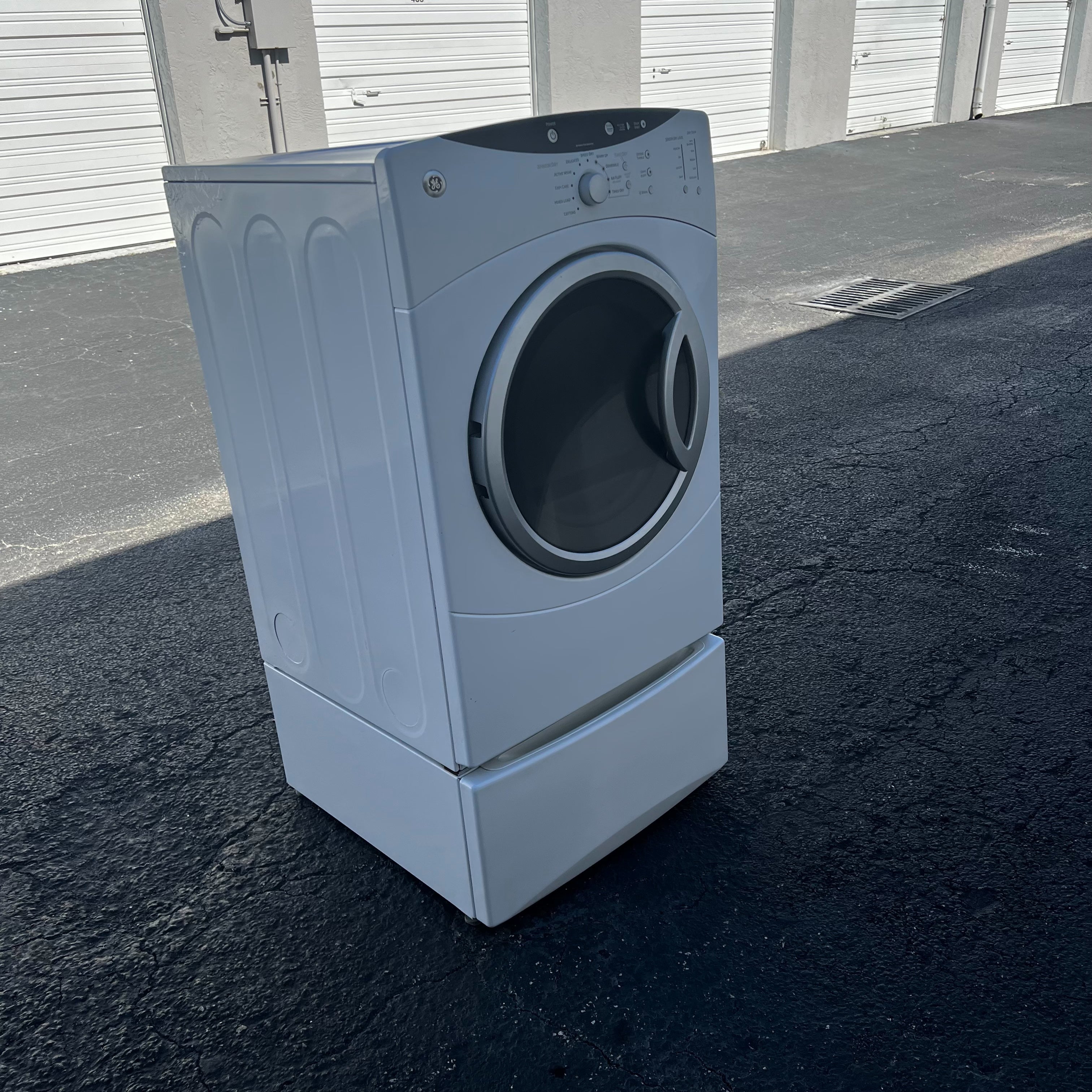 GE Electric Dryer Front Load with Pedestal GE Electric Dryer Front Load with Pedestal